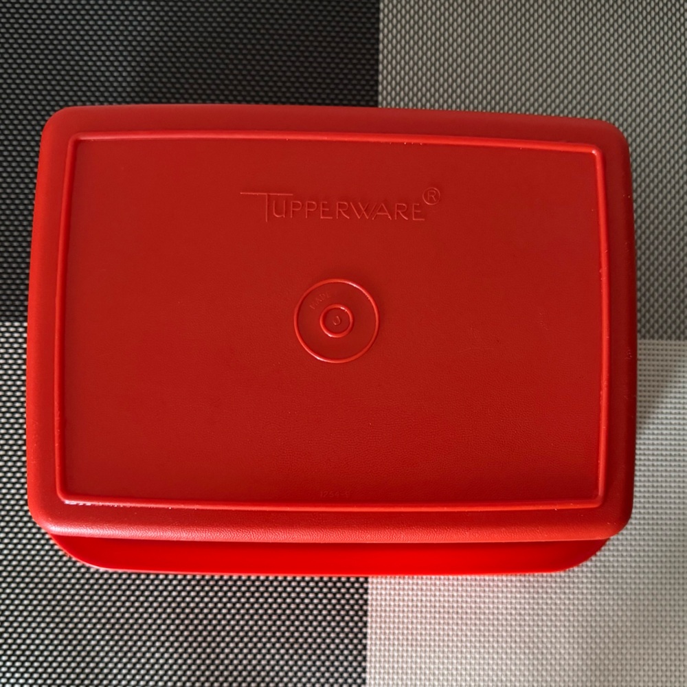 Tupperware Lunch Box - Picture 4 of 7
